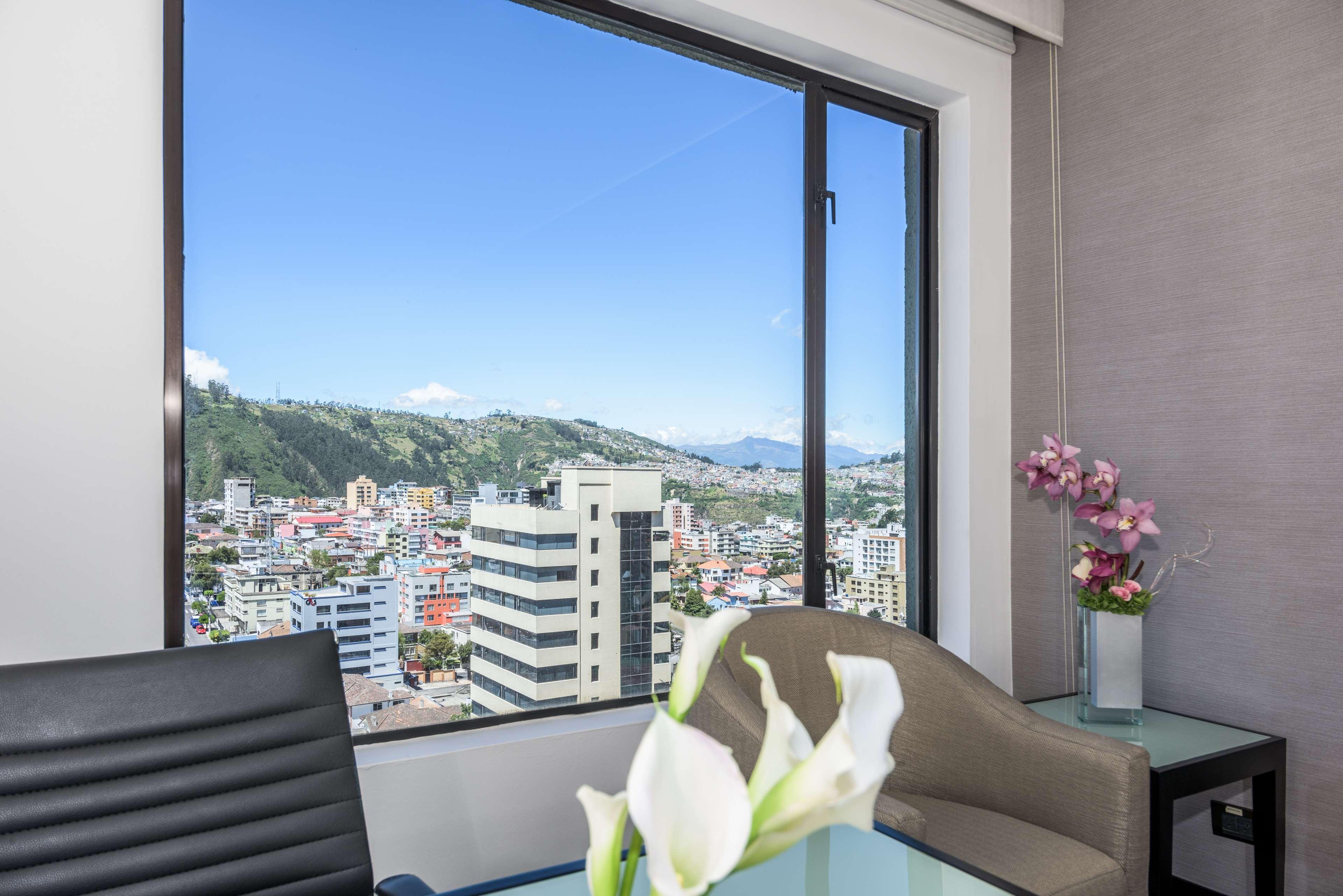 NH Collection Quito Royal Hotel Esterno foto